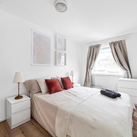 Arte Stays - 3-Bedroom Bright House London, Haggerston, Garden, Parking, 8 Min Walk To Haggerston Station, Weekly Or Monthly Stays, Serviced Accommodation - 7 Guests Exterior foto