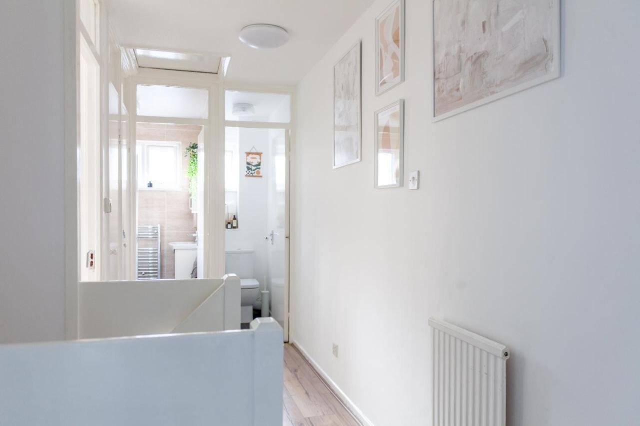 Arte Stays - 3-Bedroom Bright House London, Haggerston, Garden, Parking, 8 Min Walk To Haggerston Station, Weekly Or Monthly Stays, Serviced Accommodation - 7 Guests Exterior foto