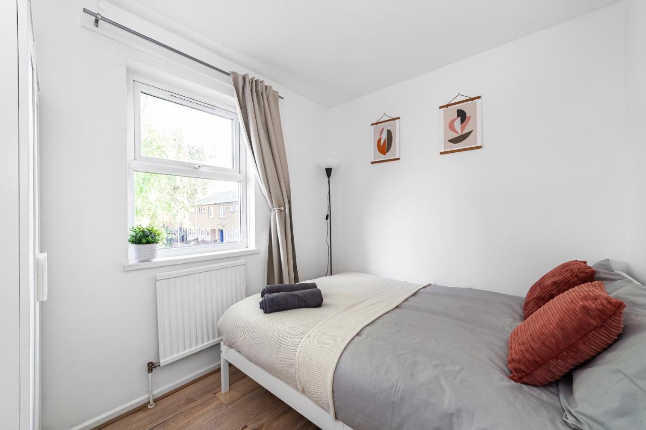 Arte Stays - 3-Bedroom Bright House London, Haggerston, Garden, Parking, 8 Min Walk To Haggerston Station, Weekly Or Monthly Stays, Serviced Accommodation - 7 Guests Exterior foto